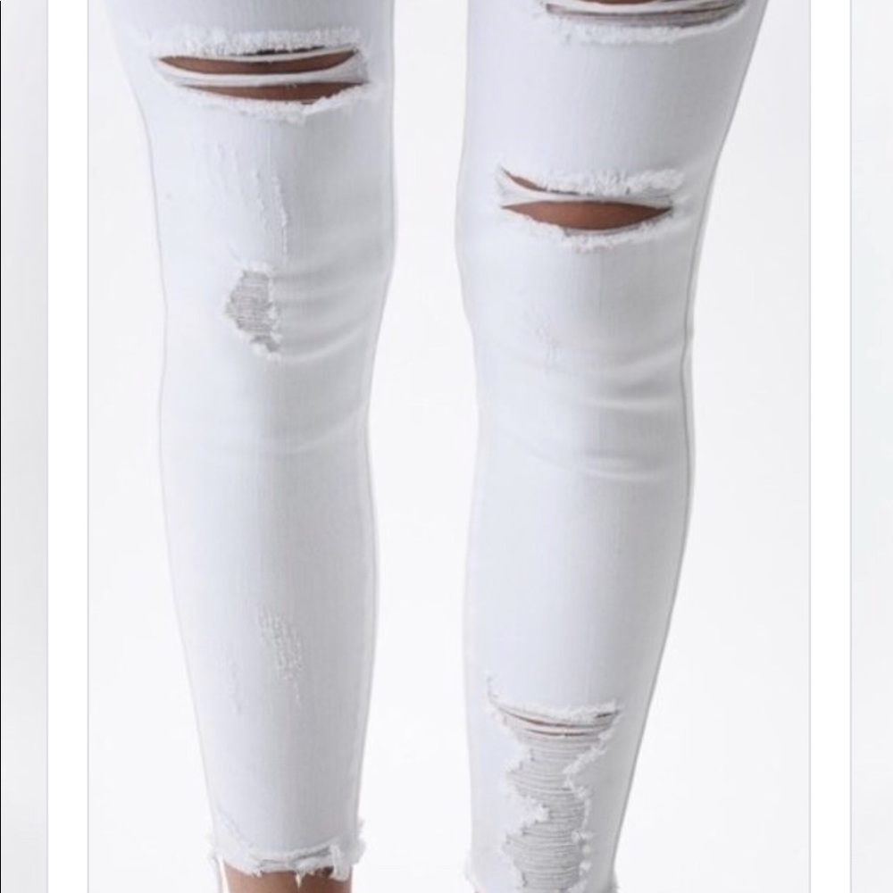 Distressed frayed white skinny jeans!. - Picture 6 of 8